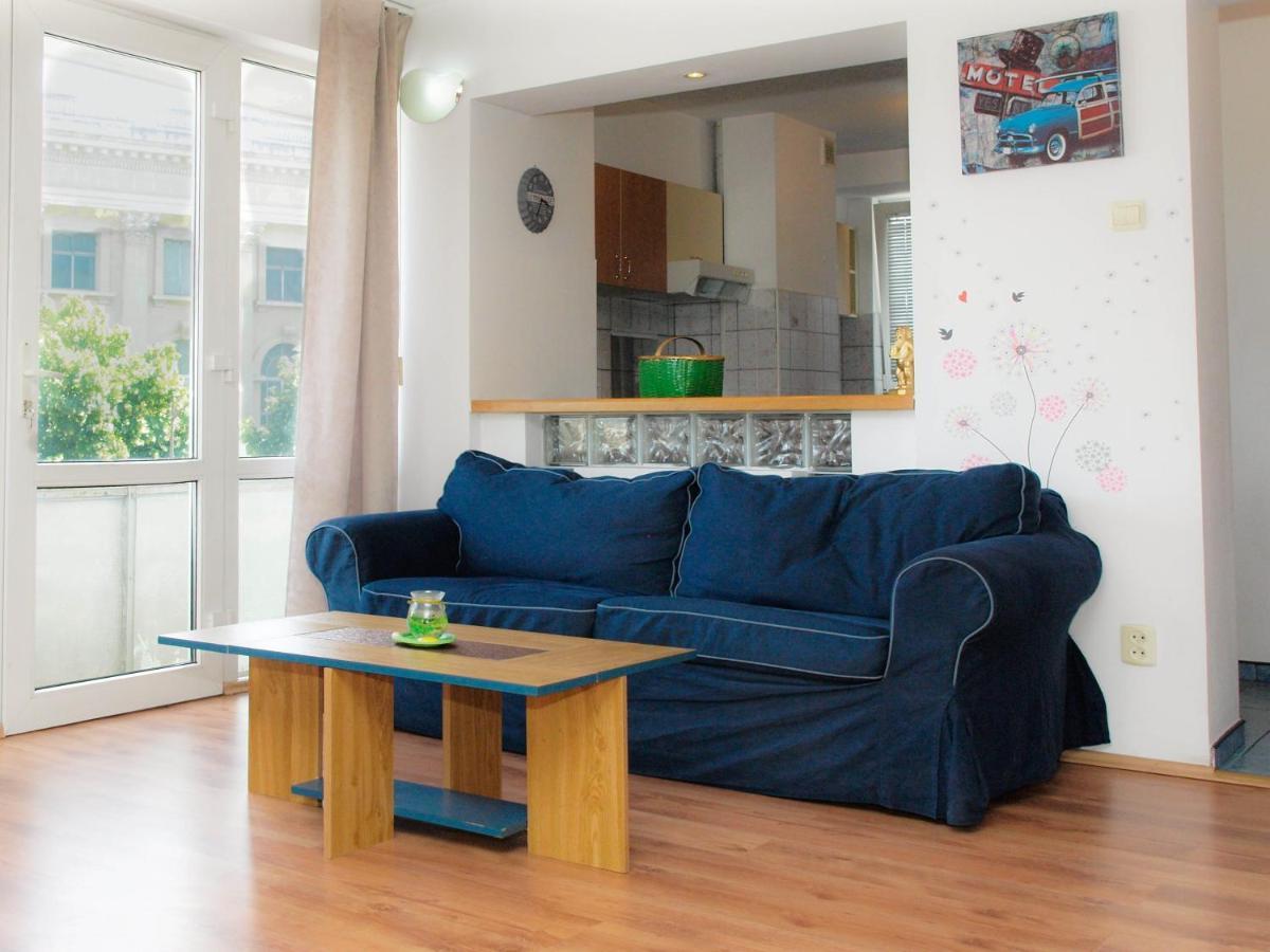 Rosuites Apartment Accommodation Букурещ Екстериор снимка